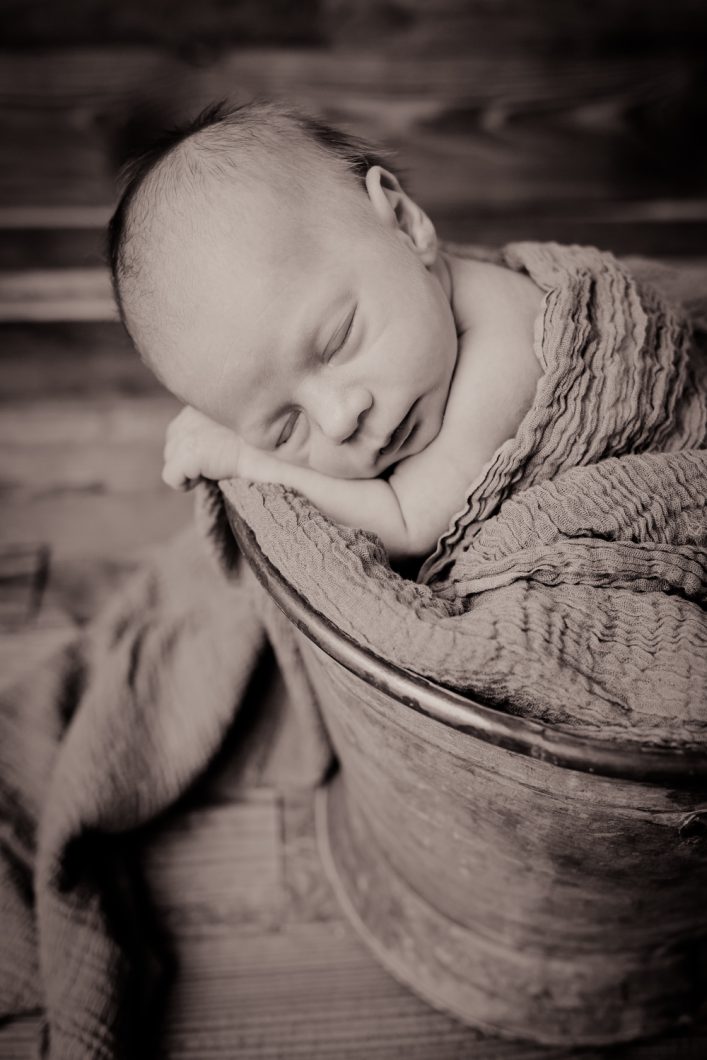 babyfotograf-neugeborenenfotografie-korneuburg-wien-familienfotograf-neugeborenenfotograf_newbornatelier