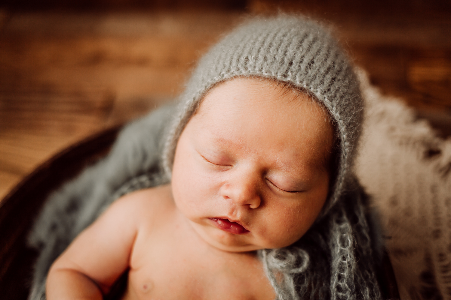 babyfotograf-neugeborenenfotografie-korneuburg-wien-familienfotograf-neugeborenenfotograf_newbornatelier