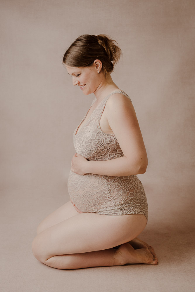 babybauchfoto-schwangerenfotografie-schwangerschaftsfotografie-korneuburg-wien_newbornatelier_002
